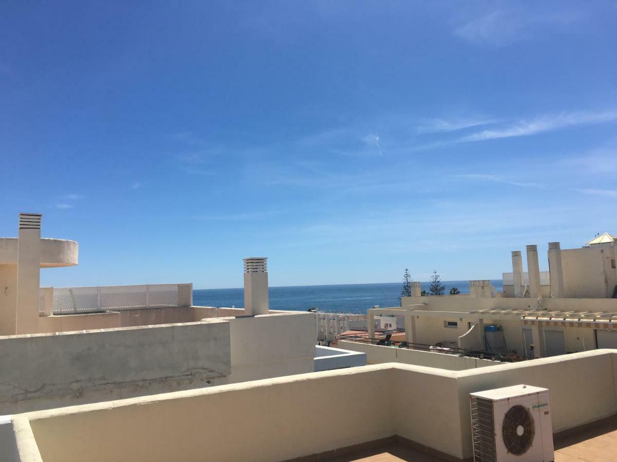 Апартаменты Apartamento Atico A 50 Metros De La Playa Will Ринкон-де-ла-Викториа Экстерьер фото