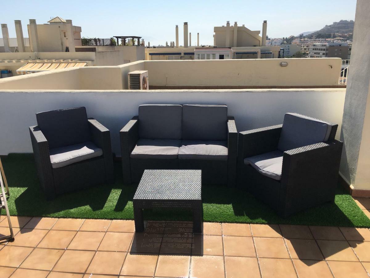 Апартаменты Apartamento Atico A 50 Metros De La Playa Will Ринкон-де-ла-Викториа Экстерьер фото