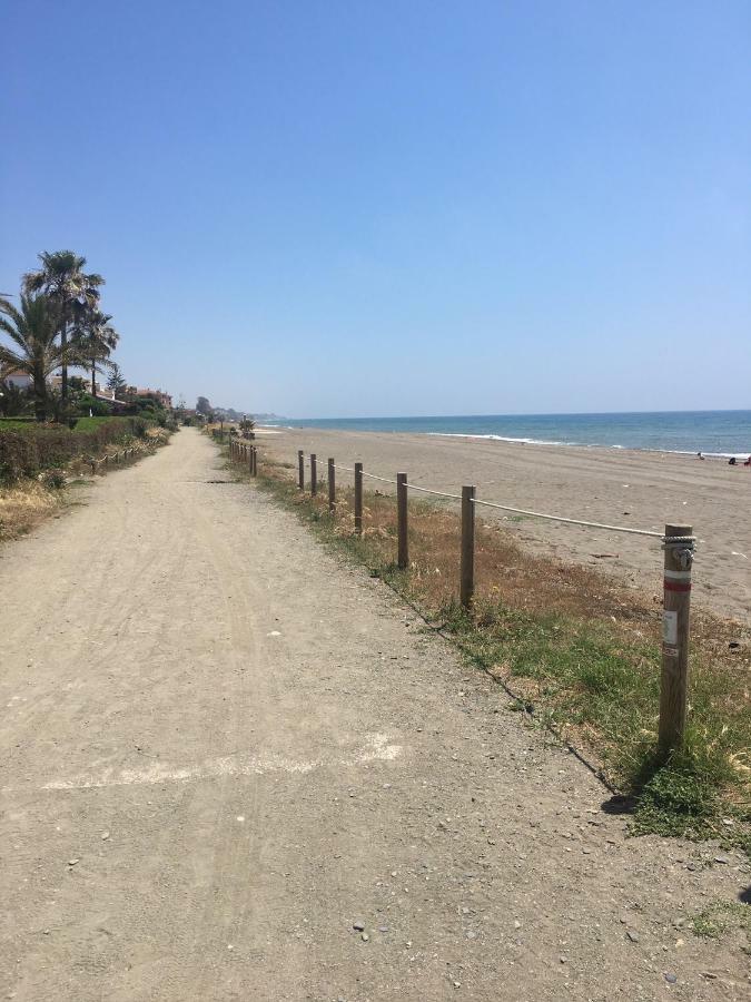 Апартаменты Apartamento Atico A 50 Metros De La Playa Will Ринкон-де-ла-Викториа Экстерьер фото